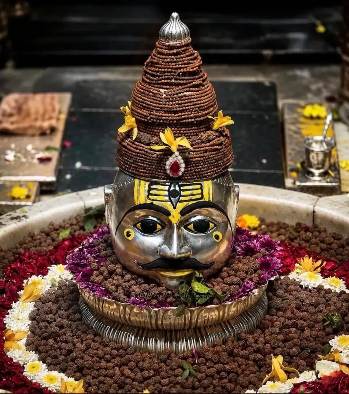 Kushavarta Kund — sacred bathing spot at Trimbakeshwar